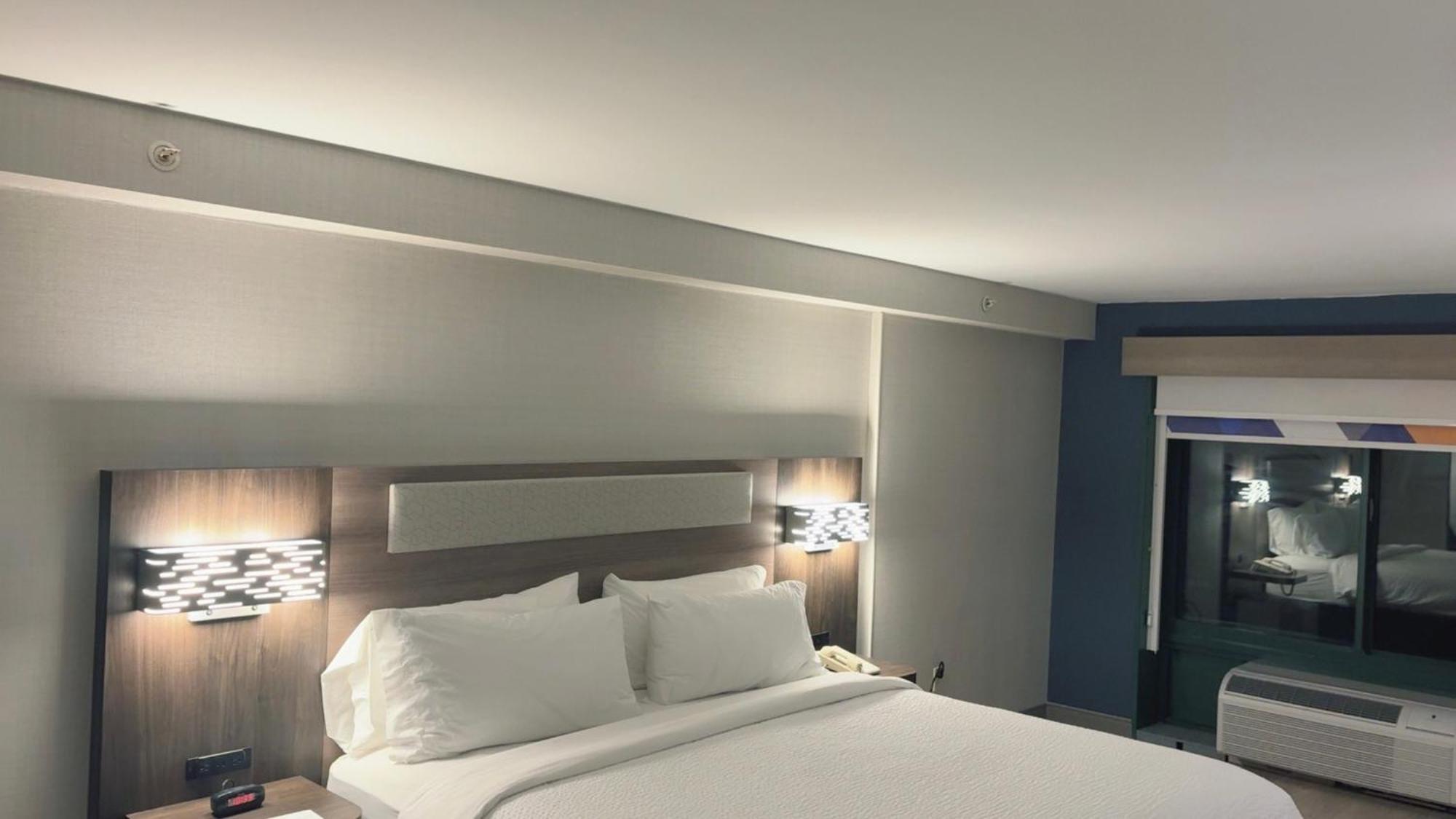 Holiday Inn Express Hotel & Suites Drums-Hazelton By Ihg Exterior foto